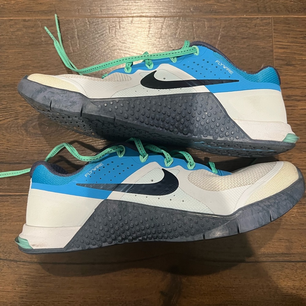 Women’s Nike metcons